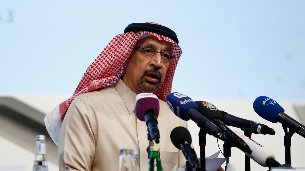 الفالح: سنلبي احتياجات الدول التي تستبدل البرميل الإيراني بالسعودي