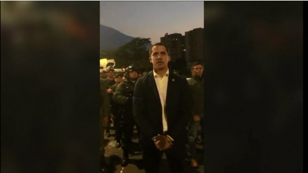 غوايدو غادر القاعدة العسكرية الجوية في كاراكاس