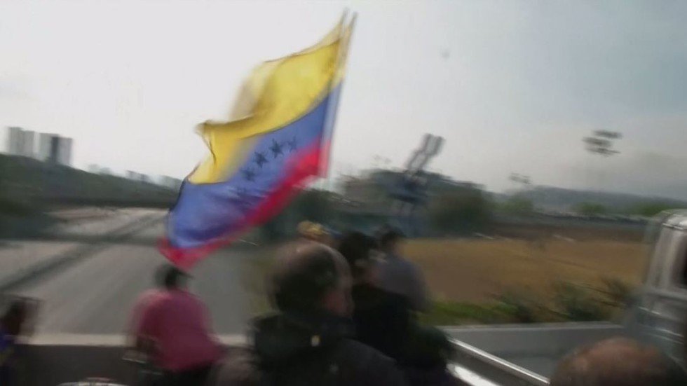 واشنطن ترحب بمحاولة الانقلاب في فنزويلا والأوروبيون يدعون إلى حل سلمي للأزمة