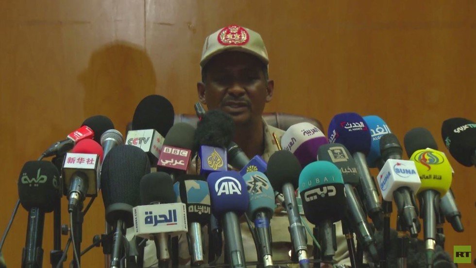 المجلس العسكري: ملتزمون بالتفاوض مع القوى المدنية ولن نسمح بالفوضى بالسودان