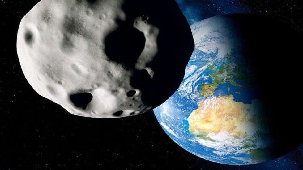 كويكب يتخطى القمر ويزور الأرض غدا