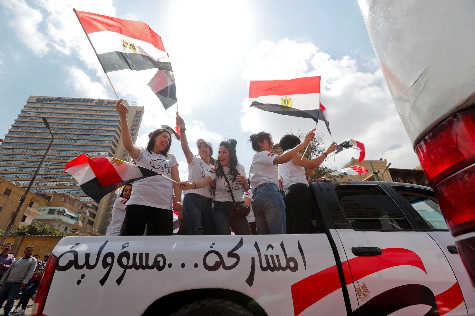 الوطنية للانتخابات: فاجأنا إقبال المصريين ولم نقرر بعد تمديد الاستفتاء