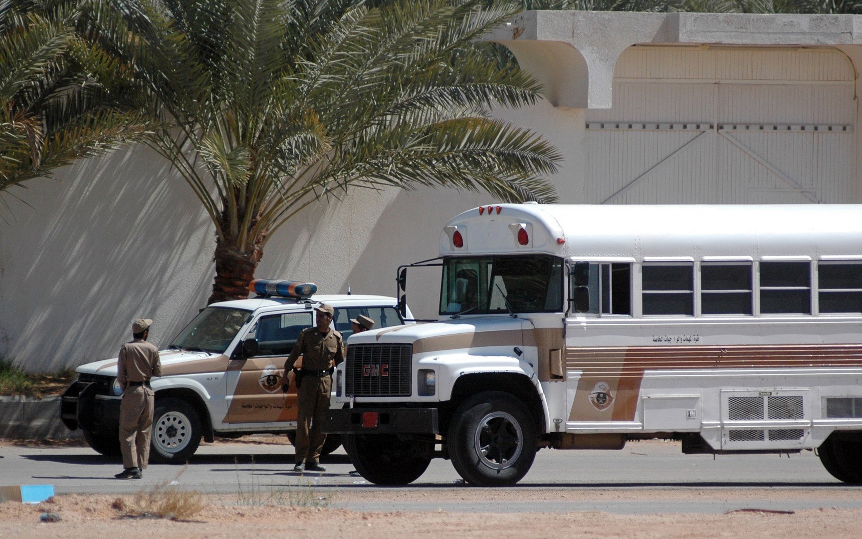 إحباط هجوم إرهابي على مركز مباحث شمالي الرياض وقتل المهاجمين