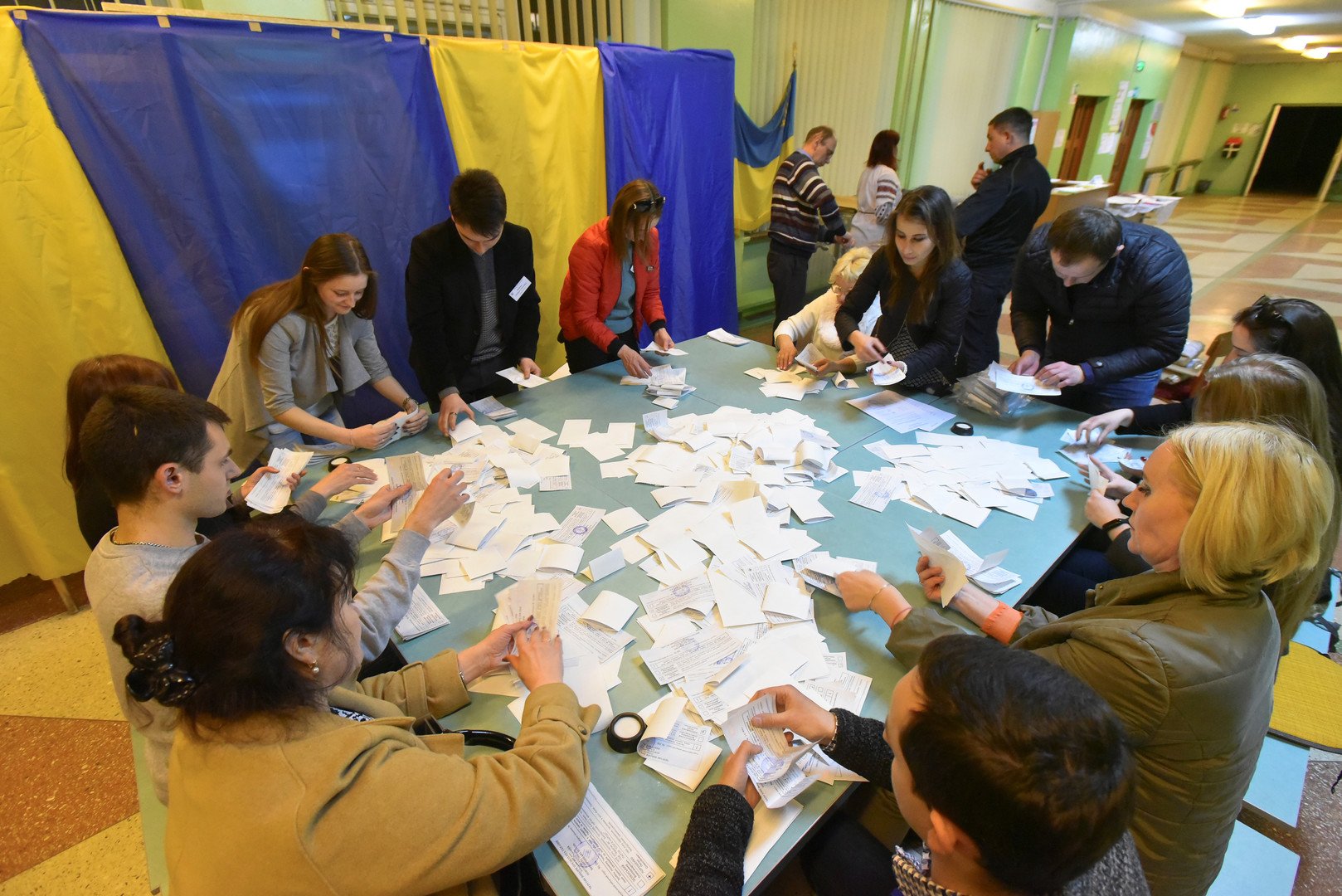 زيلينسكي حقق نتيجة لا سابق لها في تاريخ الانتخابات الرئاسية في أوكرانيا