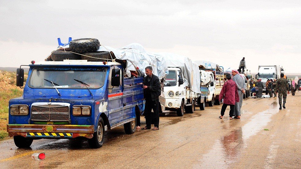 نحو ألفي نازح سوري يغادرون مخيم الركبان