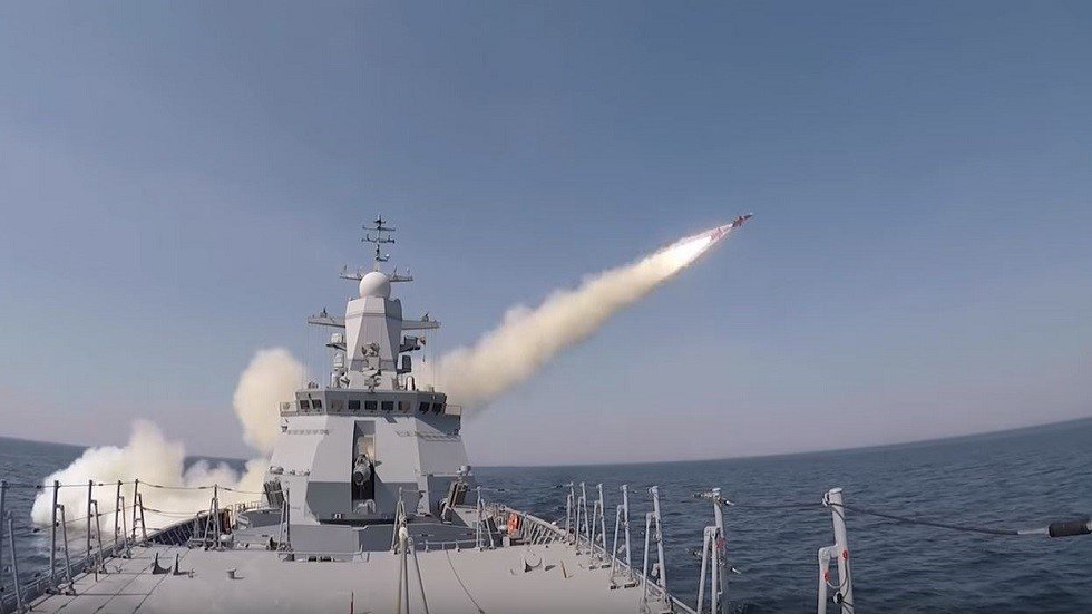 فيديو لإطلاق صواريخ "أوران" في بحر البلطيق