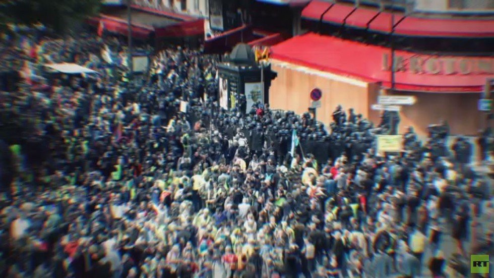 صدامات وشغب في مسيرات عيد العمال بفرنسا