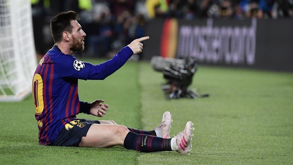 ميسي يفسر حركته المثيرة للجماهير