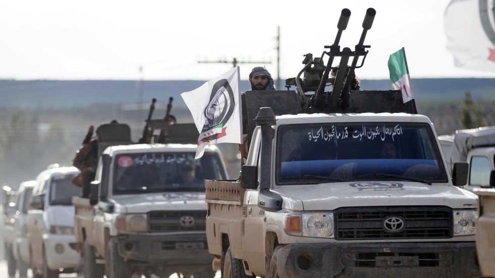 "الجيش الحر" يسيطر على قريتين شمال سوريا واستعدادات لعملية مع تركيا ضد الأكراد في تل رفعت