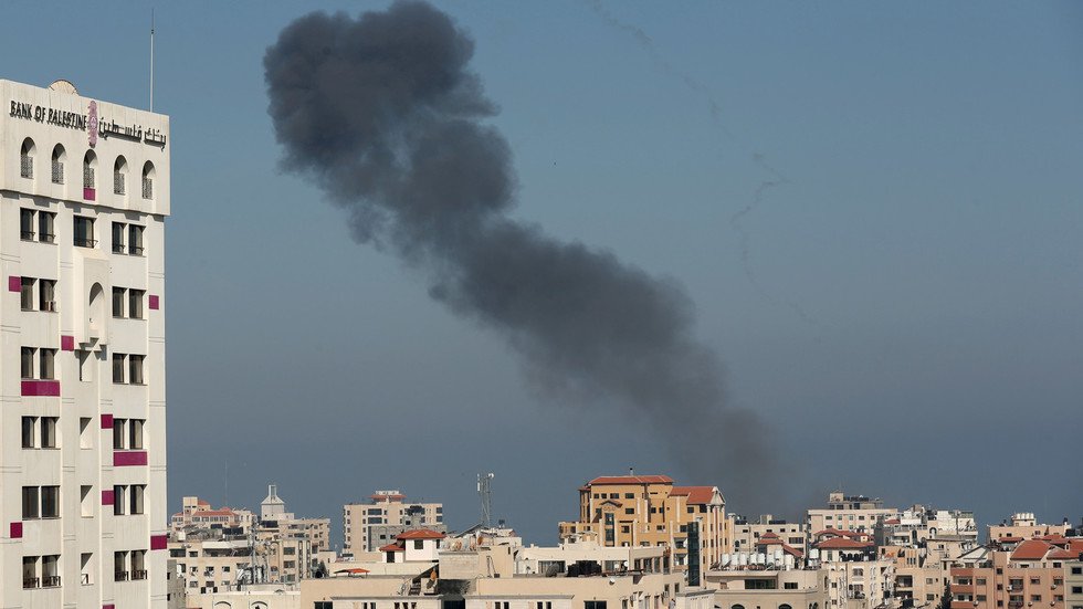 مقتل 21 فلسطينيا و4 إسرائيليين بقصف متبادل بين الجيش الإسرائيلي وفصائل فلسطينية