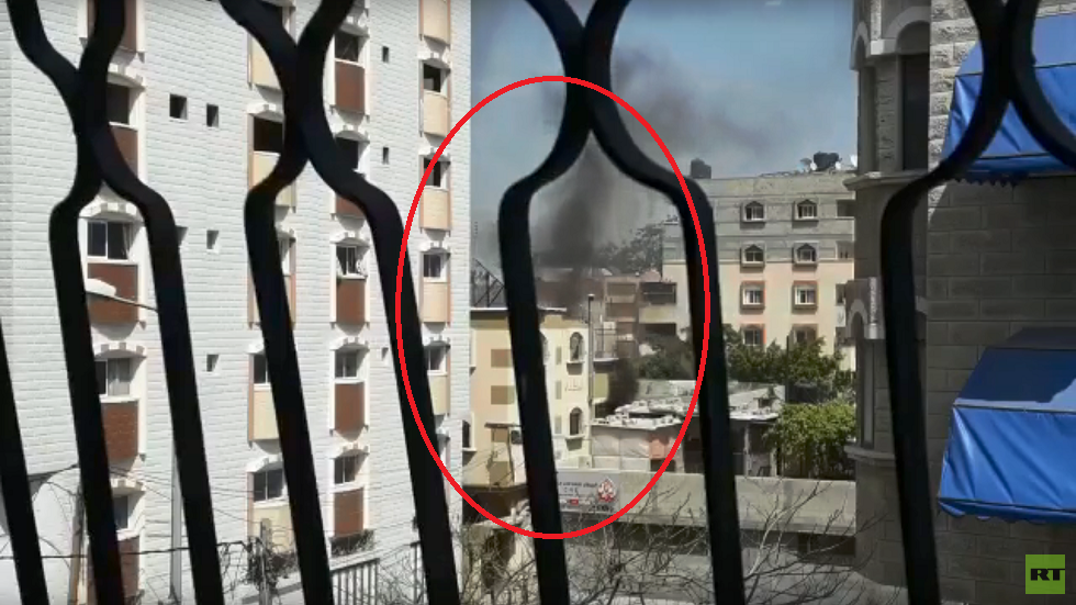 شاهد لحظة استهداف منزل في حي الشجاعية شرق قطاع غزة