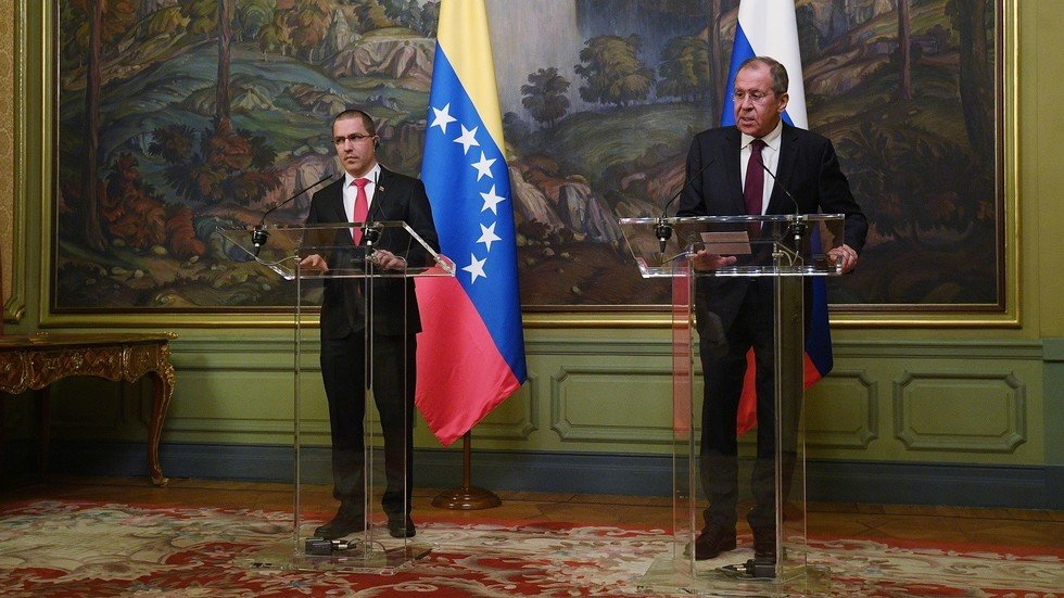 لافروف وأرياسا: أي تدخل في فنزويلا خارج الشرعية الدولية قد يؤدي إلى كارثة