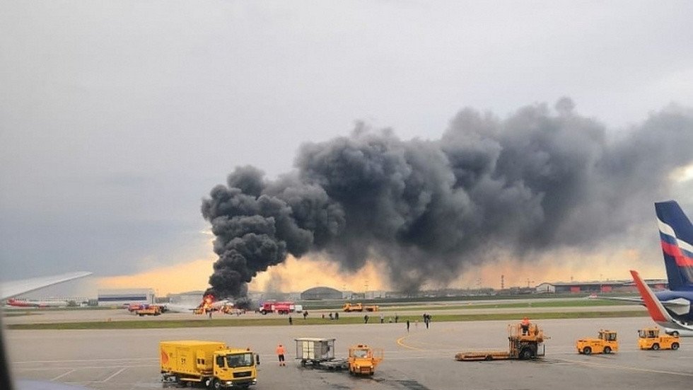 الصندوقان الأسودان للطائرة المنكوبة في مطار موسكو بحالة جيدة وقابلان لقراءة بياناتهما