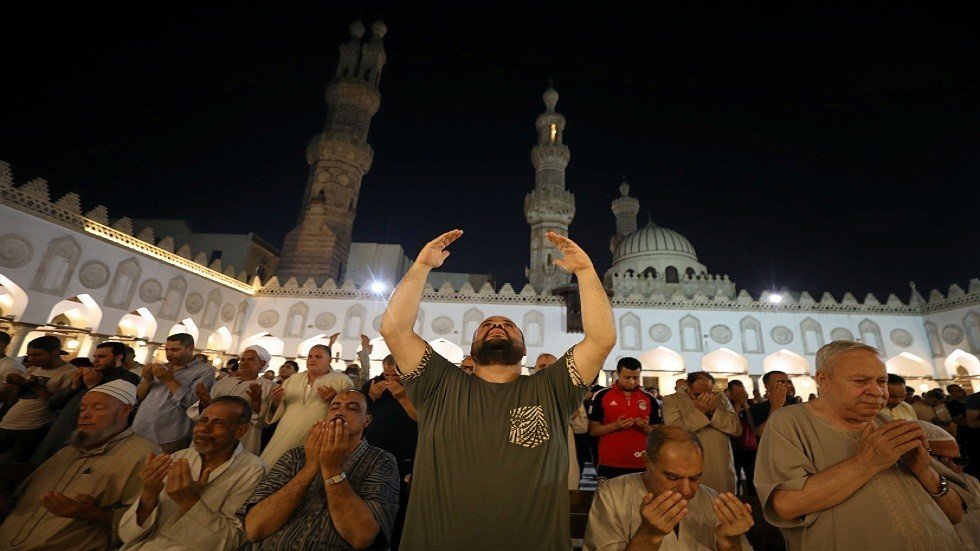 مصر.. بيان من وزارة الأوقاف بشأن عدد ركعات صلاة التراويح