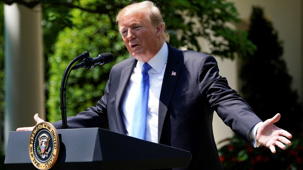 ترامب يمدد حالة الطوارئ تجاه الحكومة السورية