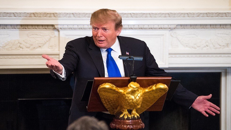 عشية استئناف المحادثات التجارية.. ترامب يتهم الصين بـ