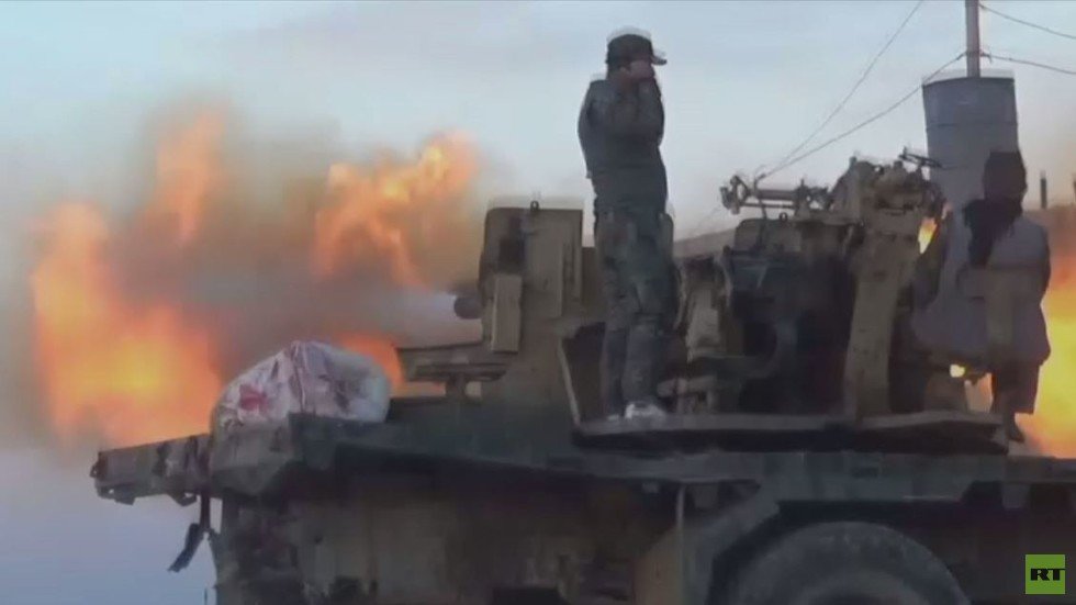 لحظة دخول الجيش السوري بلدة كفر نبودة