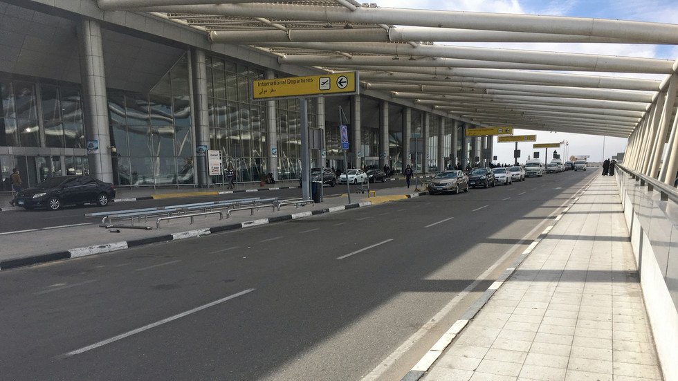 مصر ترحل 79 سودانيا حاولوا التسلل إلى ليبيا