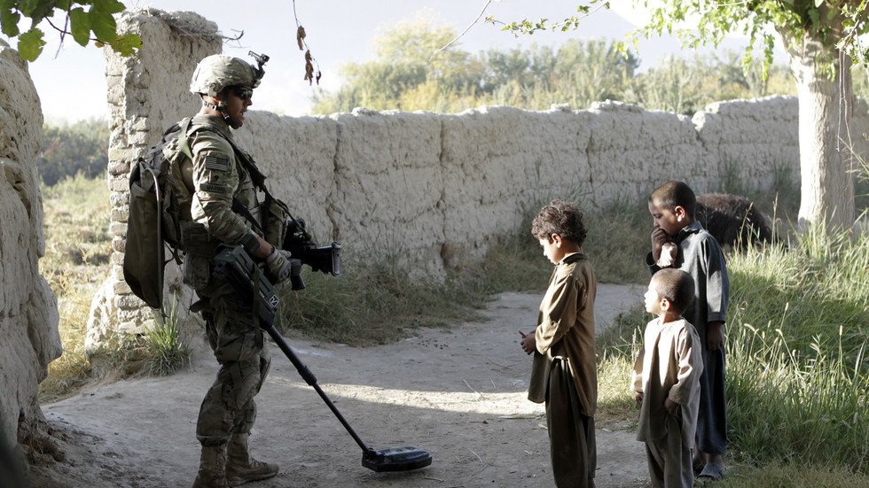 مقتل 7 أطفال أفغان بانفجار لغم زرعه مسلحو طالبان 