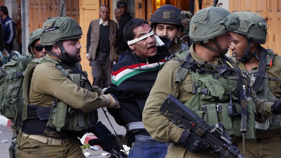 تقرير: إسرائيل اعتقلت نحو 900 فلسطيني خلال الشهرين الماضيين بينهم 133 طفلا