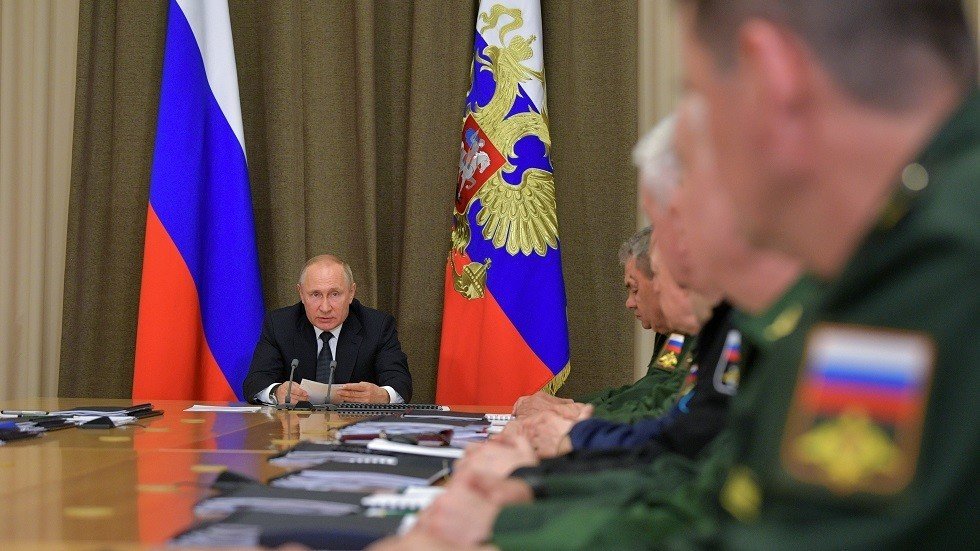 بوتين يدعو للإسراع بتطوير وسائل الحماية من الأسلحة الفرط صوتية