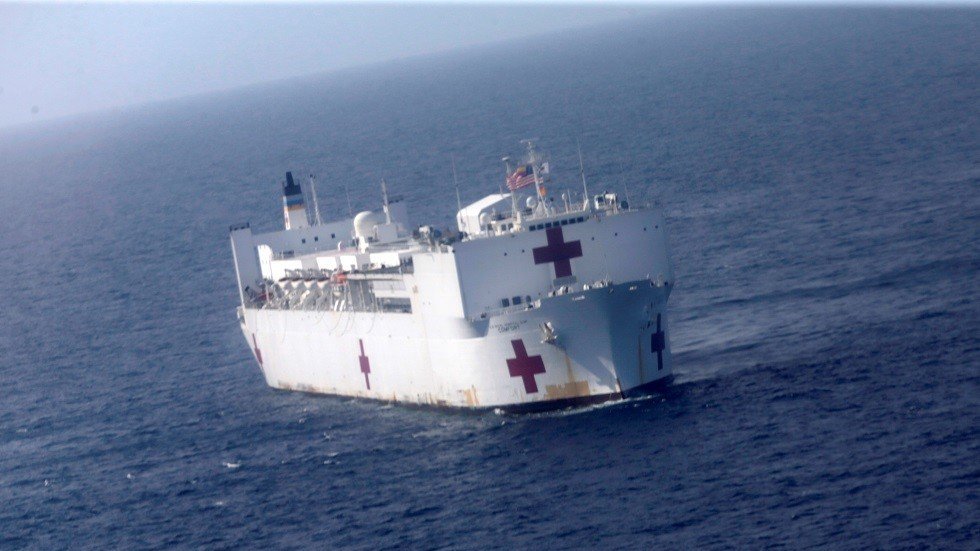 الولايات المتحدة ترسل مستشفى حربيا بحريا إلى أمريكا اللاتينية