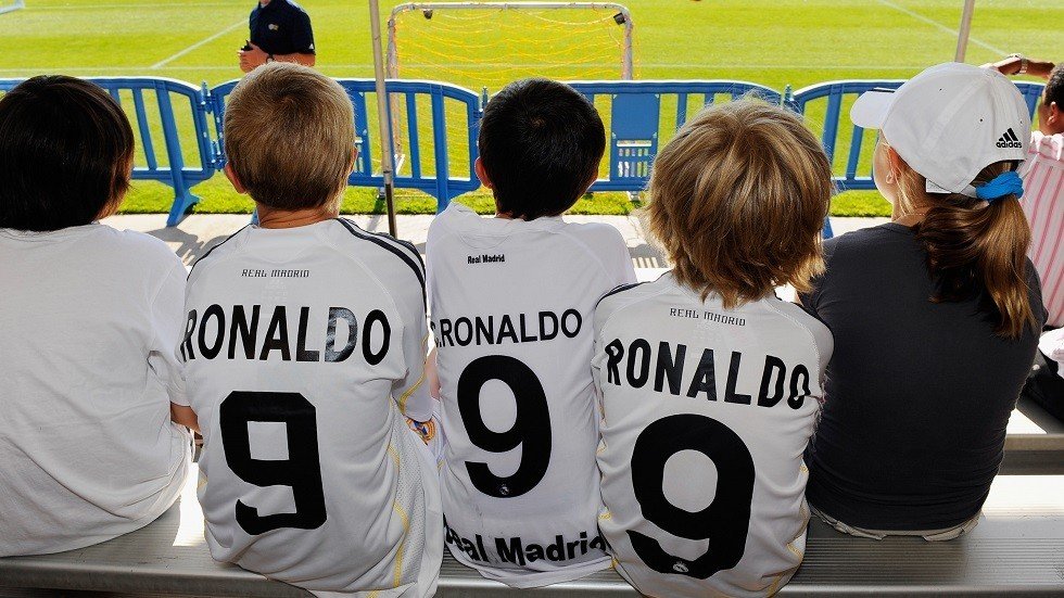 رونالدو: "جمدت ما يكفي من الحيوانات المنوية لإنشاء فريق كرة قدم"!