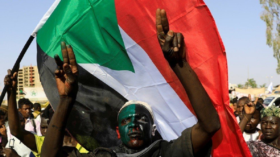 تجمع المهنيين بالسودان يحمل المجلس العسكري مسؤولية أحداث الاثنين الدموية