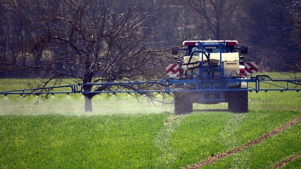 "باير" ملزمة بدفع مليارات إلى زوجين أصيبا بالسرطان