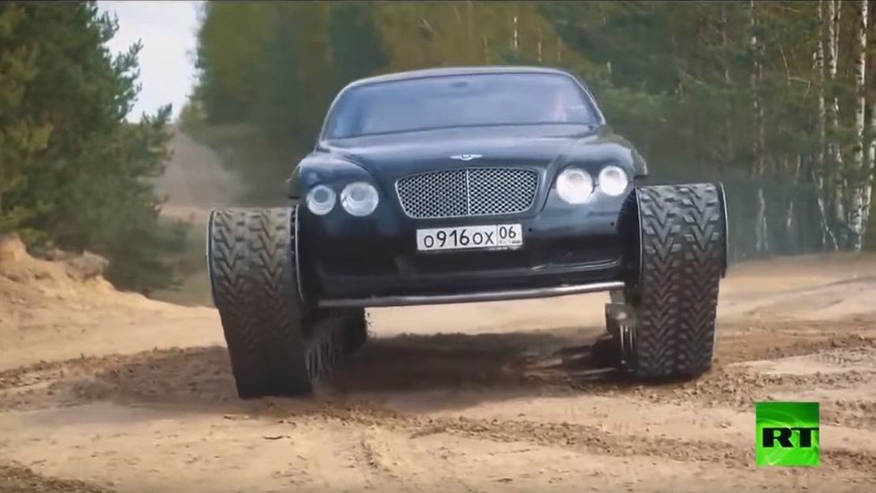 شاهد: بنتلي تتحول إلى دبابة