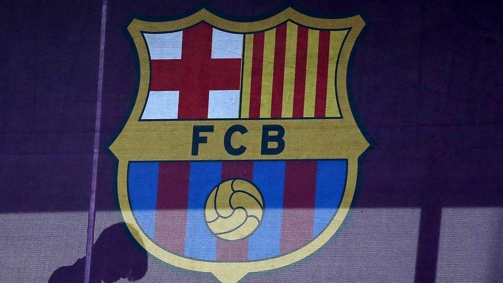 برشلونة يهنئ لاعبه الجديد لتتويجه بجائزة الأسطورة كرويف