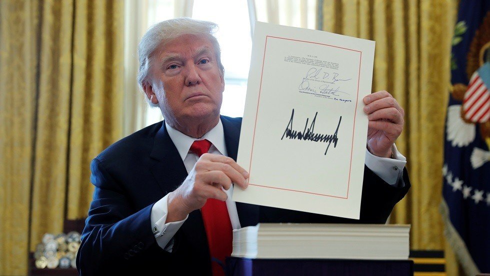 ترامب يعلن حالة الطوارئ في الولايات المتحدة لحماية شبكات البلاد من التجسس