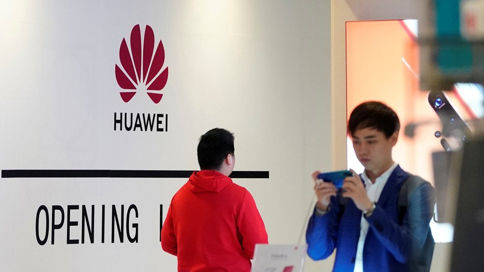"هواوي": القرار الأمريكي انتهاك لحقوقنا