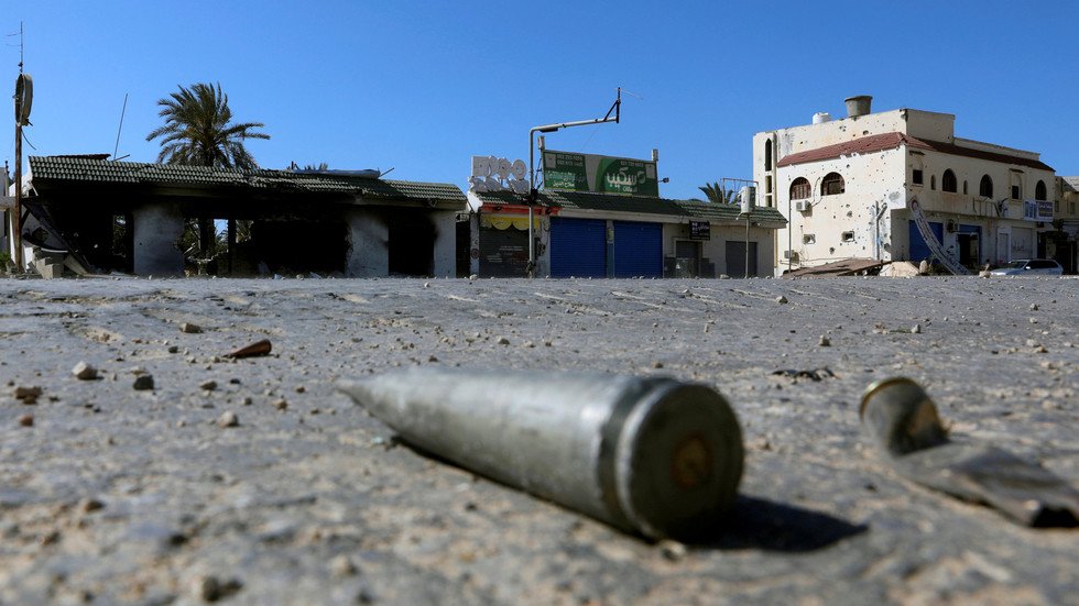 صحيفة إيطالية: السيسي قد يتحرك في ليبيا إذا تعاظم التهديد!