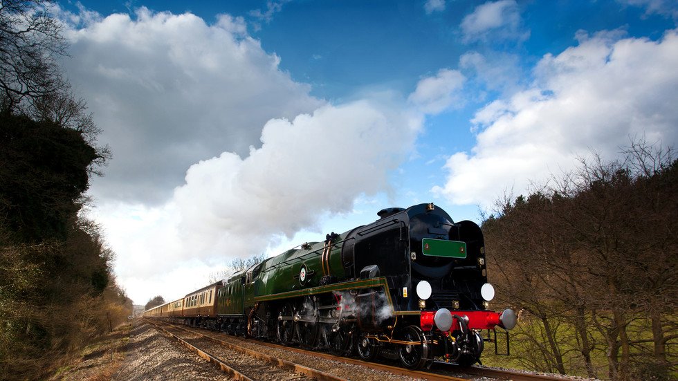 بعد أكثر من 40 عاما.. فرنسا ترمم أقدم وأفخم قطار بالعالم (صور)