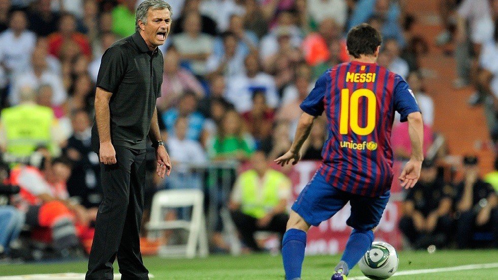 مورينيو: ميسي لا يستحق الكرة الذهبية هذا العام