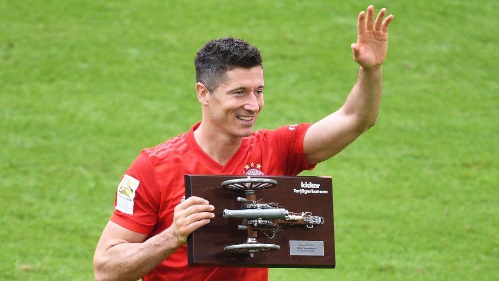 ليفاندوفسكي يتوج هدافا للبوندسليغا للمرة الرابعة 