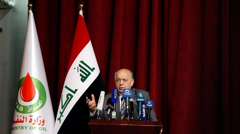 وزير النفط العراقي يطالب "إكسون موبيل" بإعادة موظفيها فورا إلى حقل "القرنة"