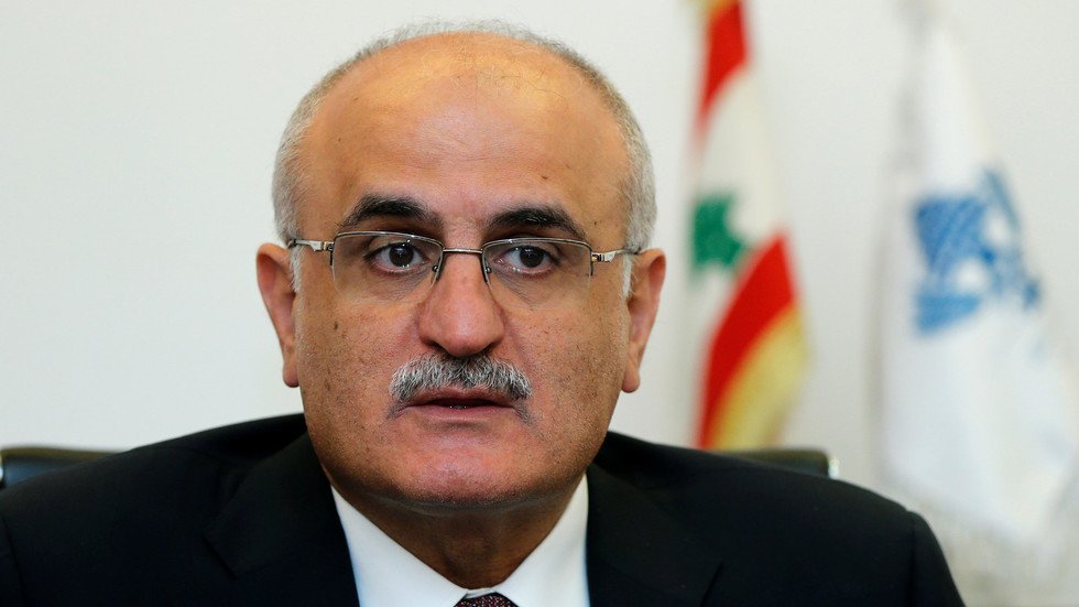 لبنان المثقل بالديون يحقق خفضا في عجز ميزانيته لعام 2019 