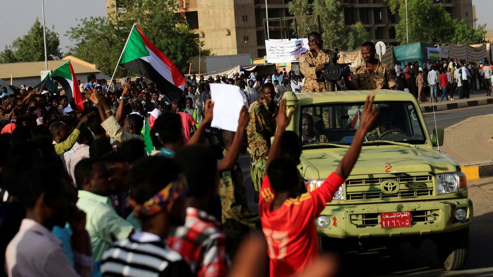 تجمع المهنيين السودانيين يدعو لإضراب سياسي عام