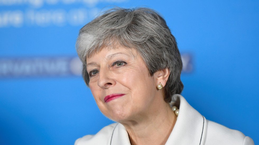 ماي تعرض إجراء استفتاء ثان حول 