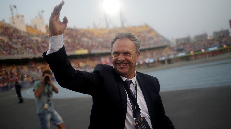 رسميا.. إشبيلية يعلن رحيل مدربه