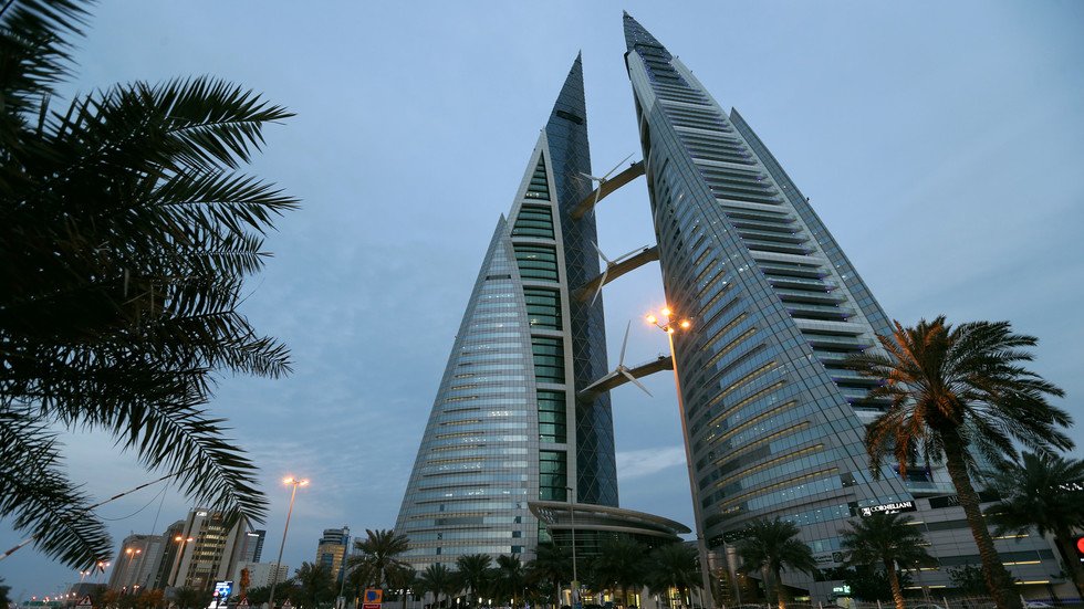 آل خليفة يطلع سفراء أوروبيين على أهداف 