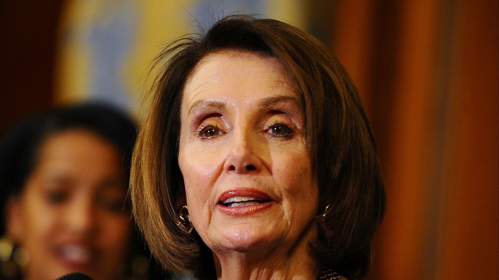 رئيسة مجلس النواب الأمريكي: الظروف غير مواتية حاليا لعزل ترامب