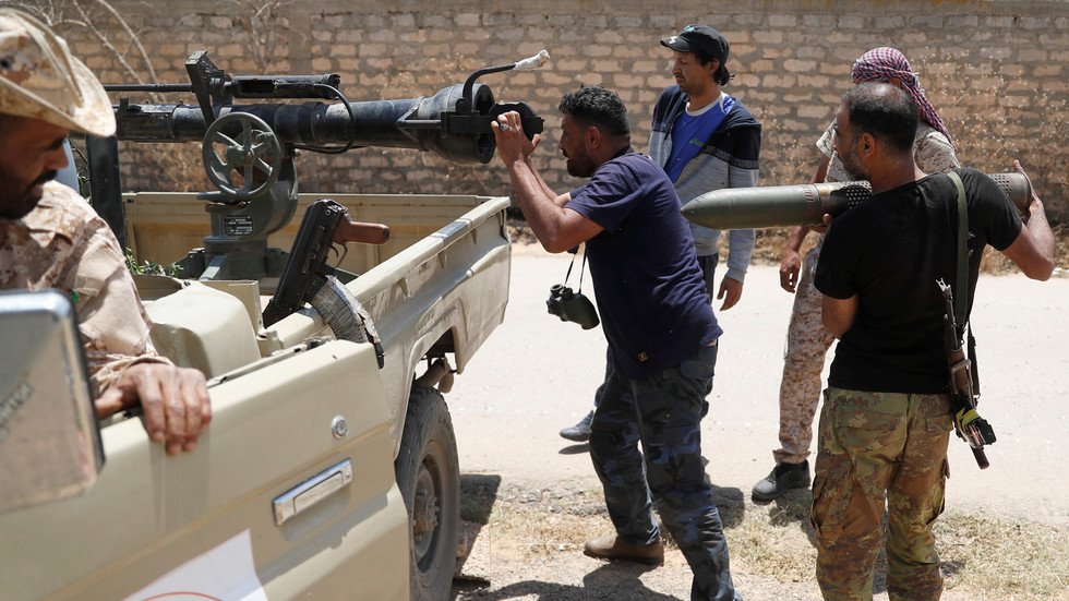 معركة طرابلس.. مقتل ضابط رفيع تابع "للجيش الوطني" 