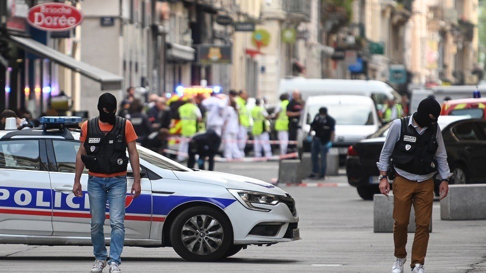 الشرطة الفرنسية تبحث عن مشتبه بتنفيذه تفجير ليون 