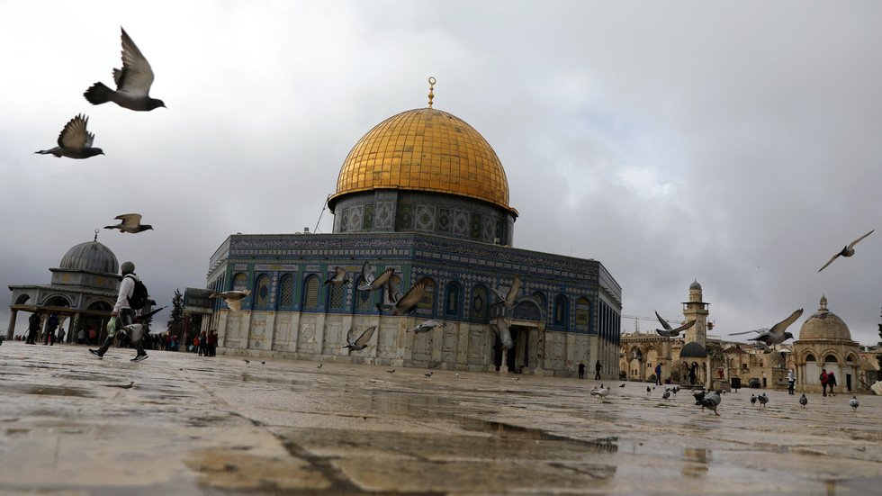 رئيس وزراء التشيك: لا أحد في أوروبا يريد نقل سفارته للقدس