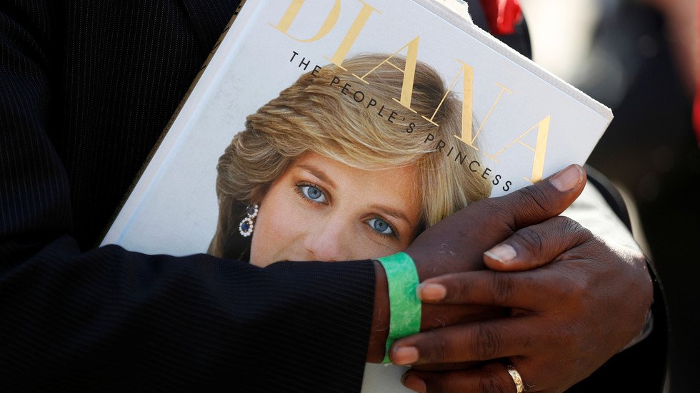 "ليس مجرد حادث مروري".. شاهدان يكسران صمتهما الطويل حول وفاة الأميرة ديانا