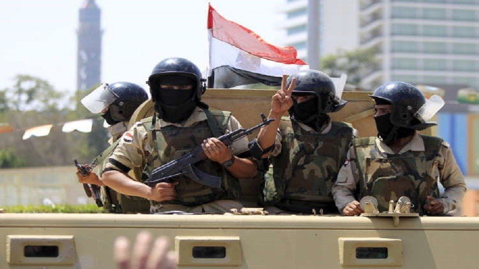 مصر.. مصرع 7 رجال شرطة باشتعال سيارتهم في الإسماعيلية (صور)