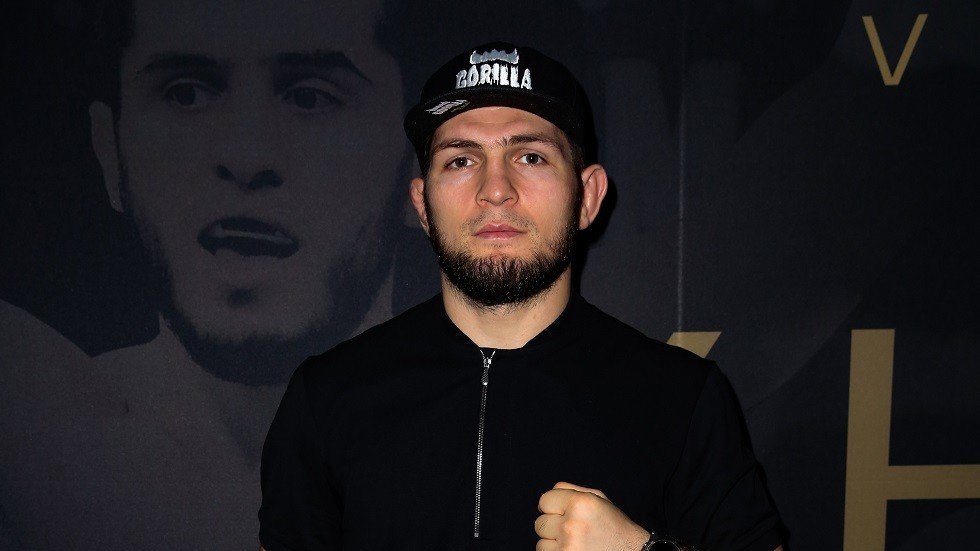 شاهد.. حبيب يصارع والده! 